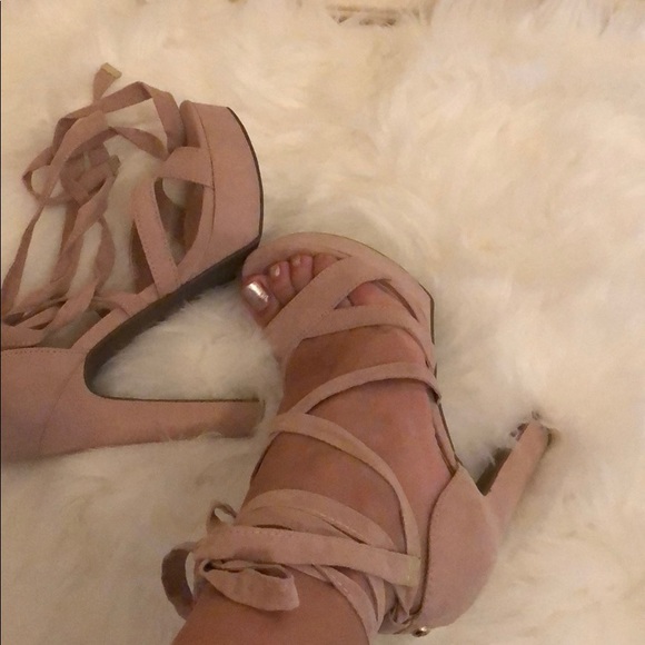GUESS HEELS - Picture 5 of 7